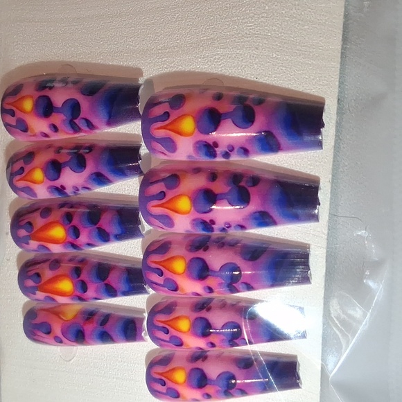 *LIMITED EDITION* Cute PRESS-ON NAILS - Picture 2 of 2